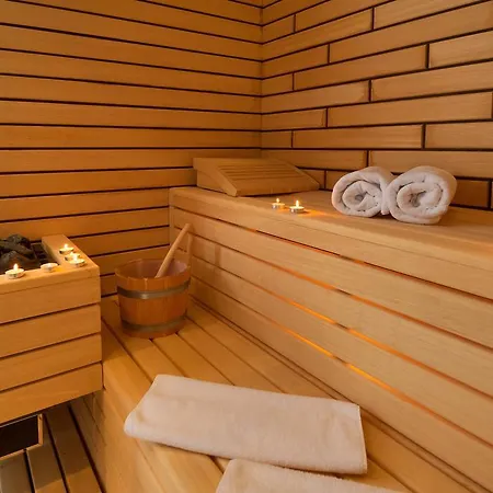 Вилла Majestic With Heated Pool And Rooftop Terrace Бол