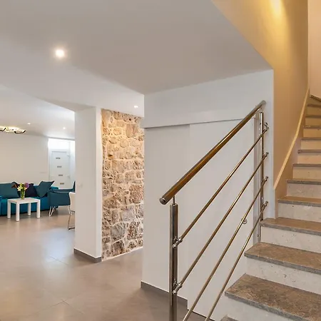 Majestic With Heated Pool And Rooftop Terrace Вилла Бол