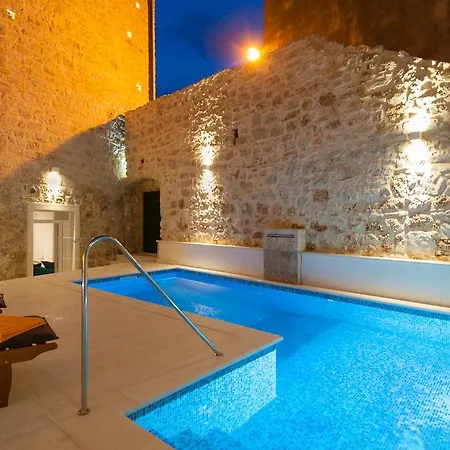 Majestic With Heated Pool And Rooftop Terrace Вилла Бол